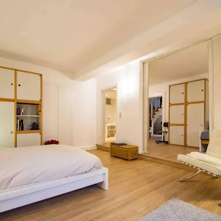 Ground Floor In Villa In Charlottenburg Garden View